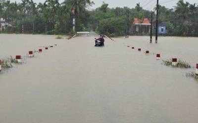 vietnam flood 120181213115757_l